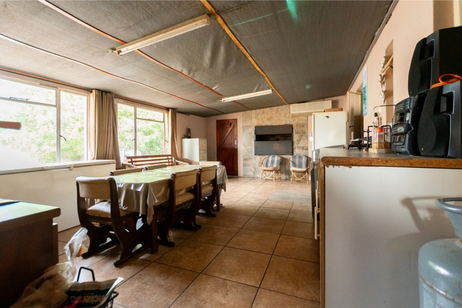 6 Bedroom Property for Sale in Laaiplek Western Cape